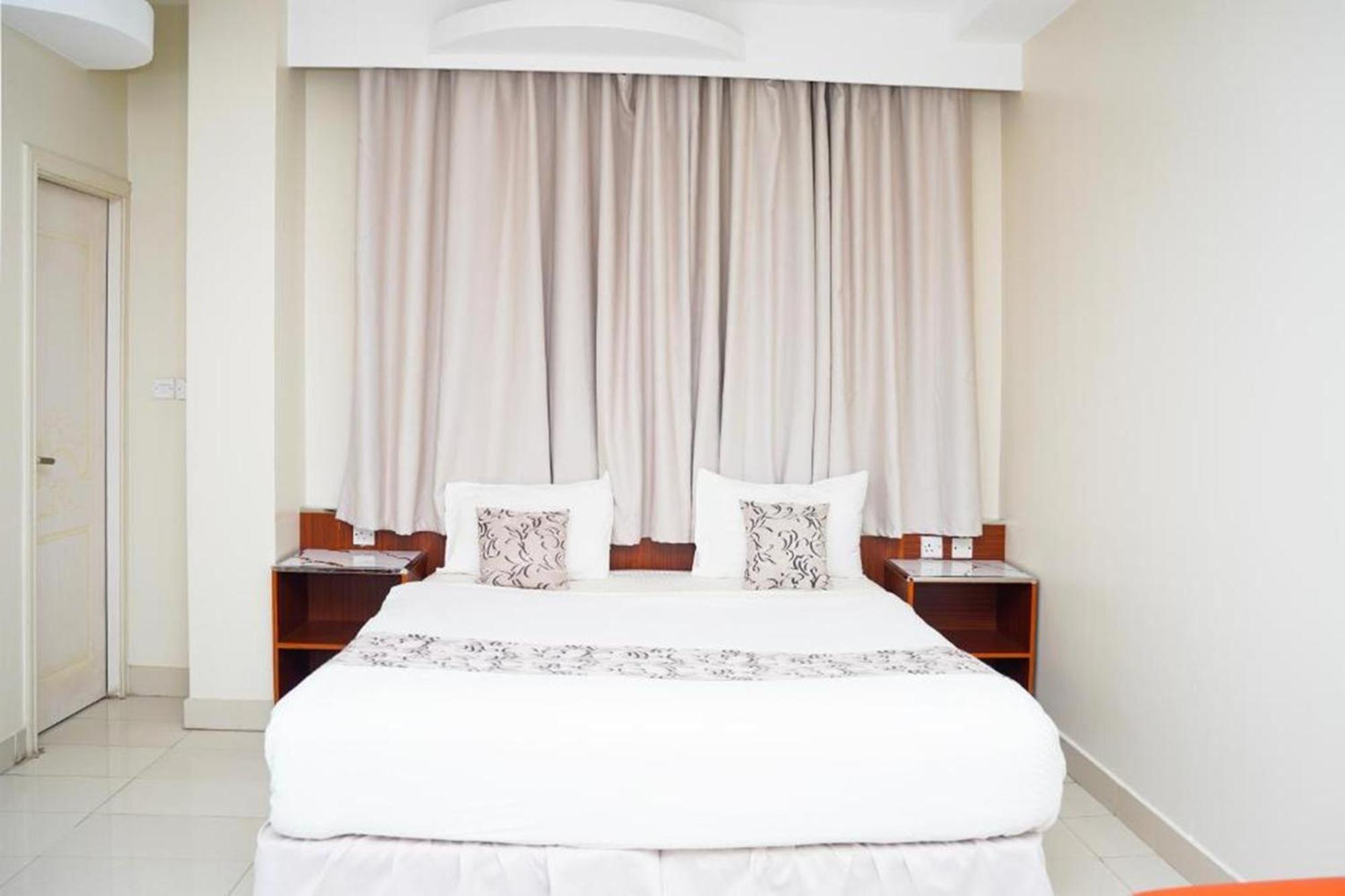 Al Bayrahaa Hotel Apartments 锡卜 外观 照片