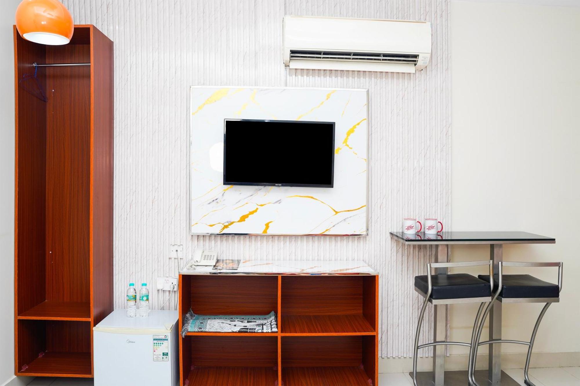 Al Bayrahaa Hotel Apartments 锡卜 外观 照片