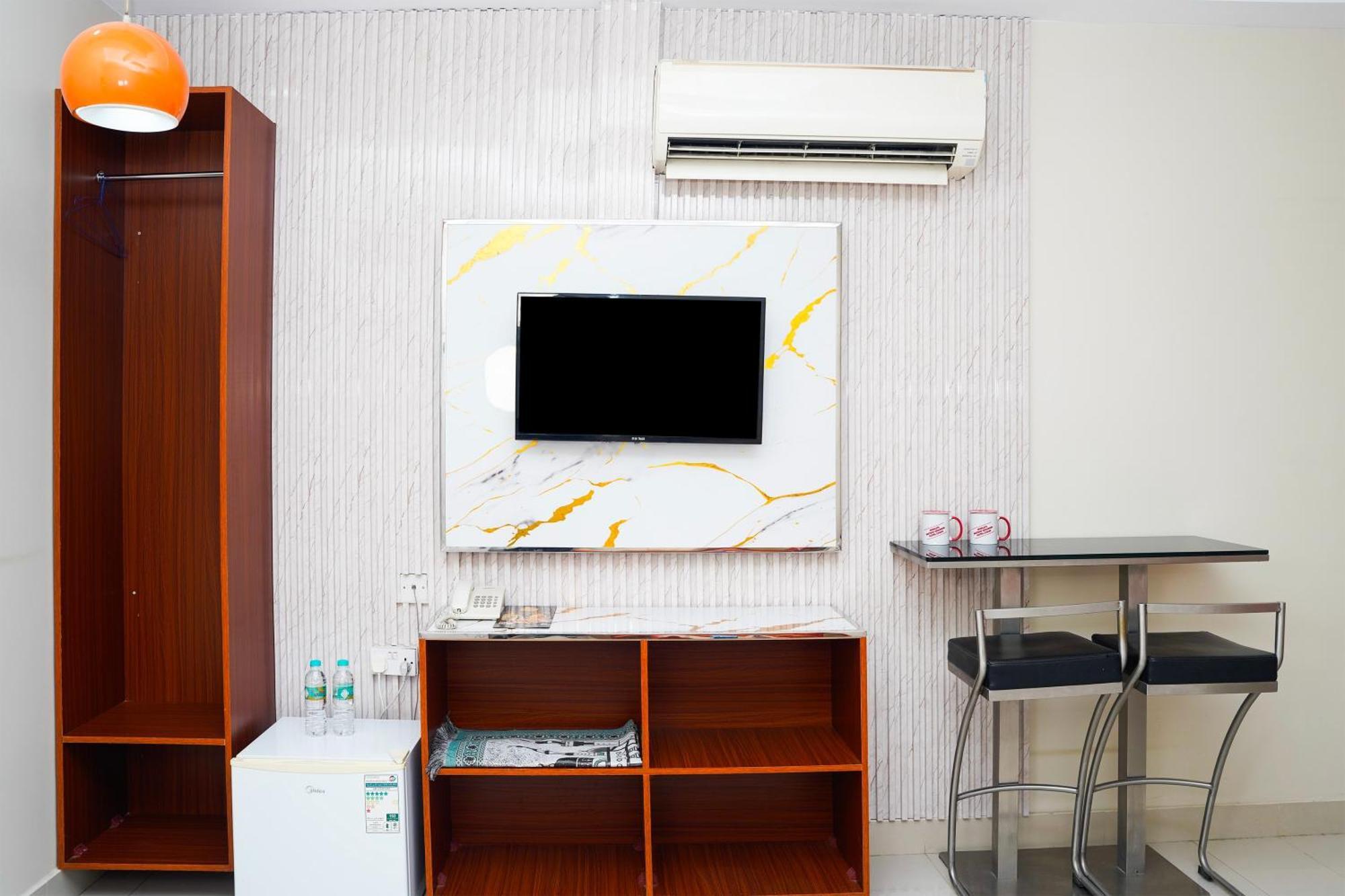Al Bayrahaa Hotel Apartments 锡卜 外观 照片